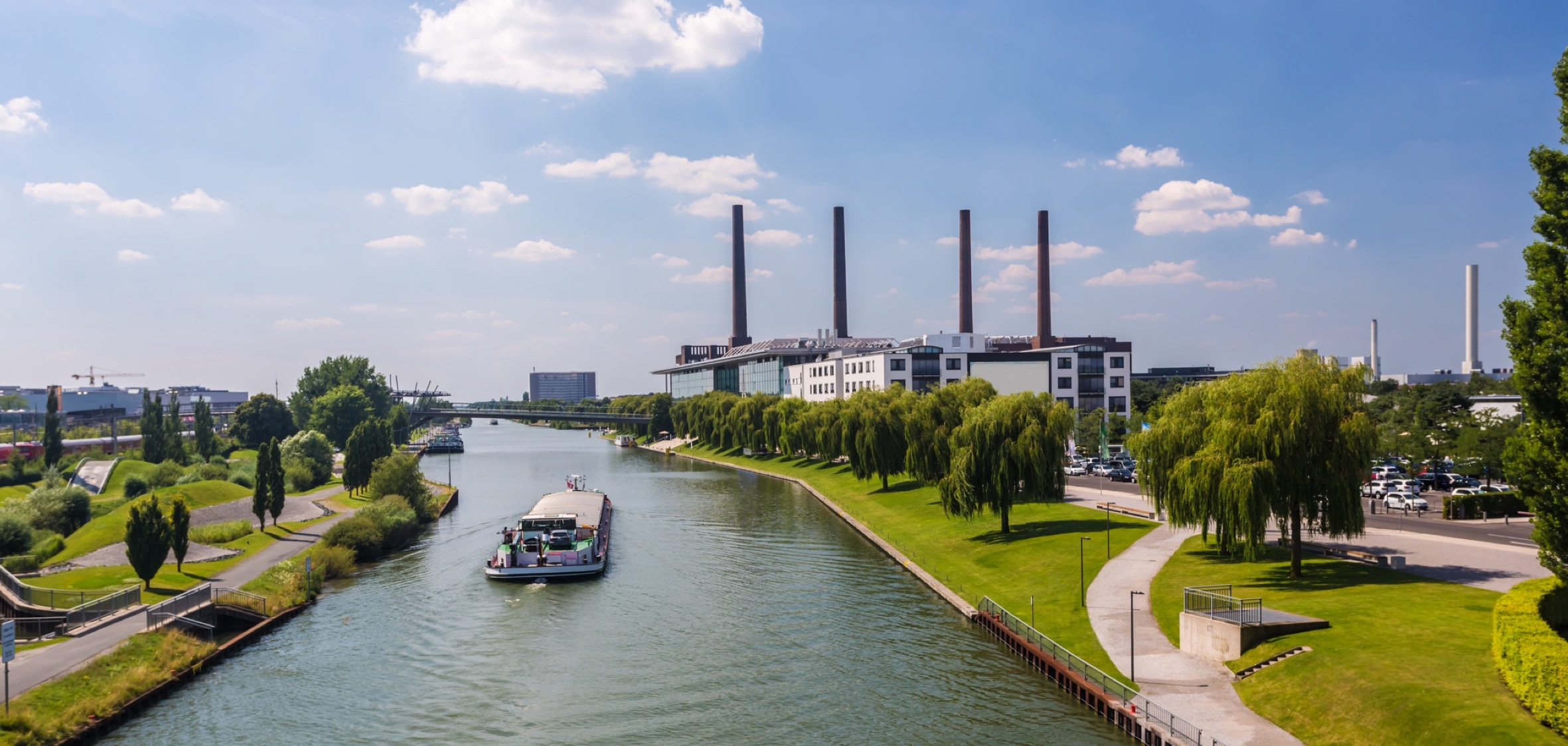 Mittellandkanal mit Blick auf Volkswagen