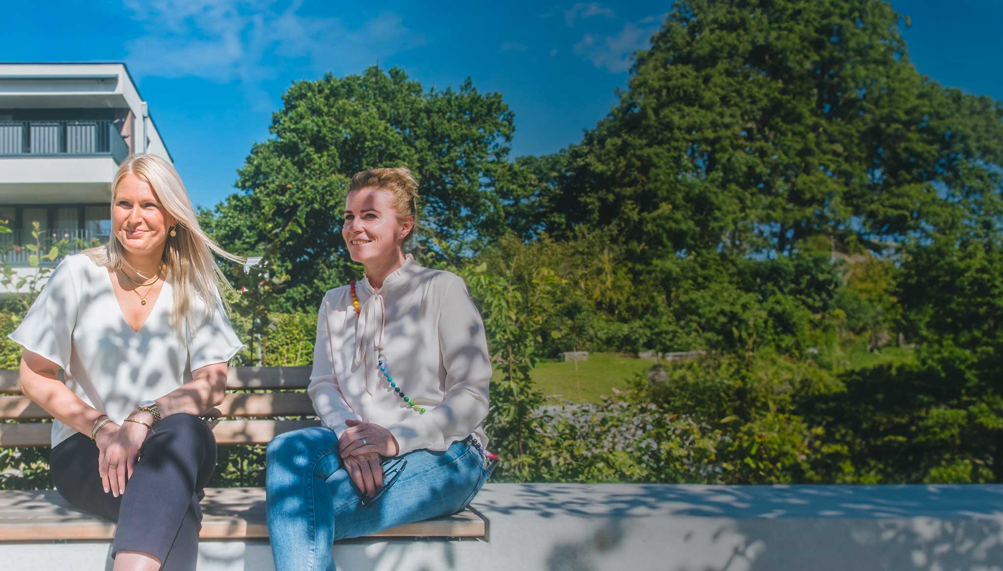 Nina Kremer und Henriette Borrmann auf Quartiersplatz