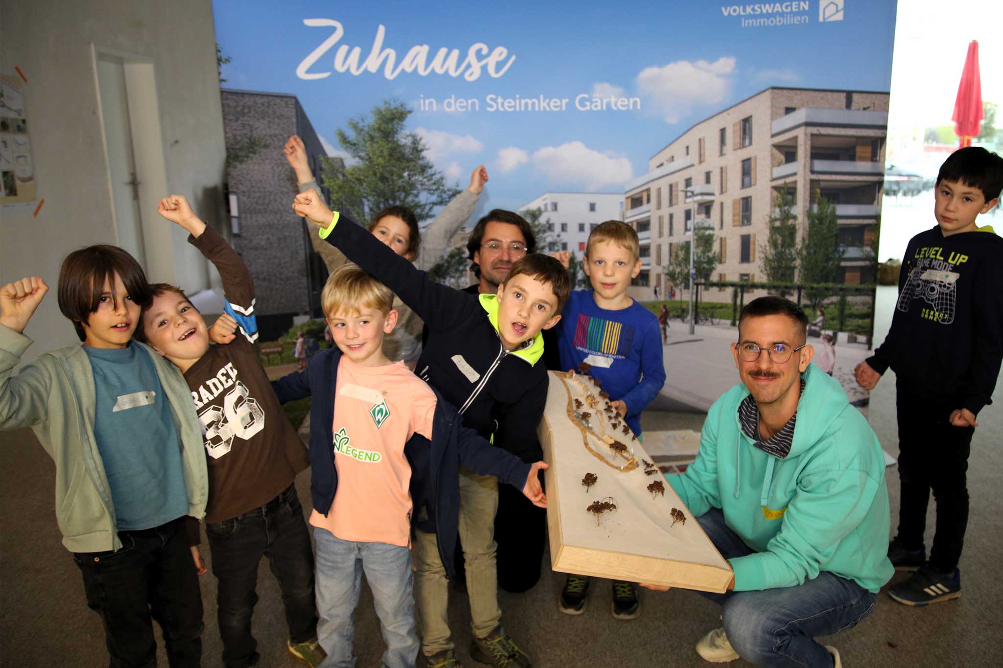 Jonas Köllmann, Christian Laviola und Kinder im Workshop