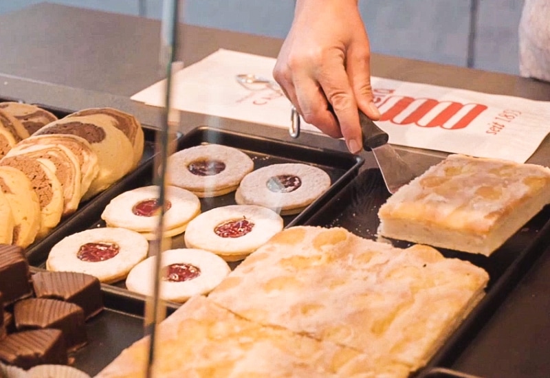 Kekse und Kuchen bei Bäckerei Cadera